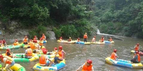 六疊泉漂流 清涼夏日暢爽之旅